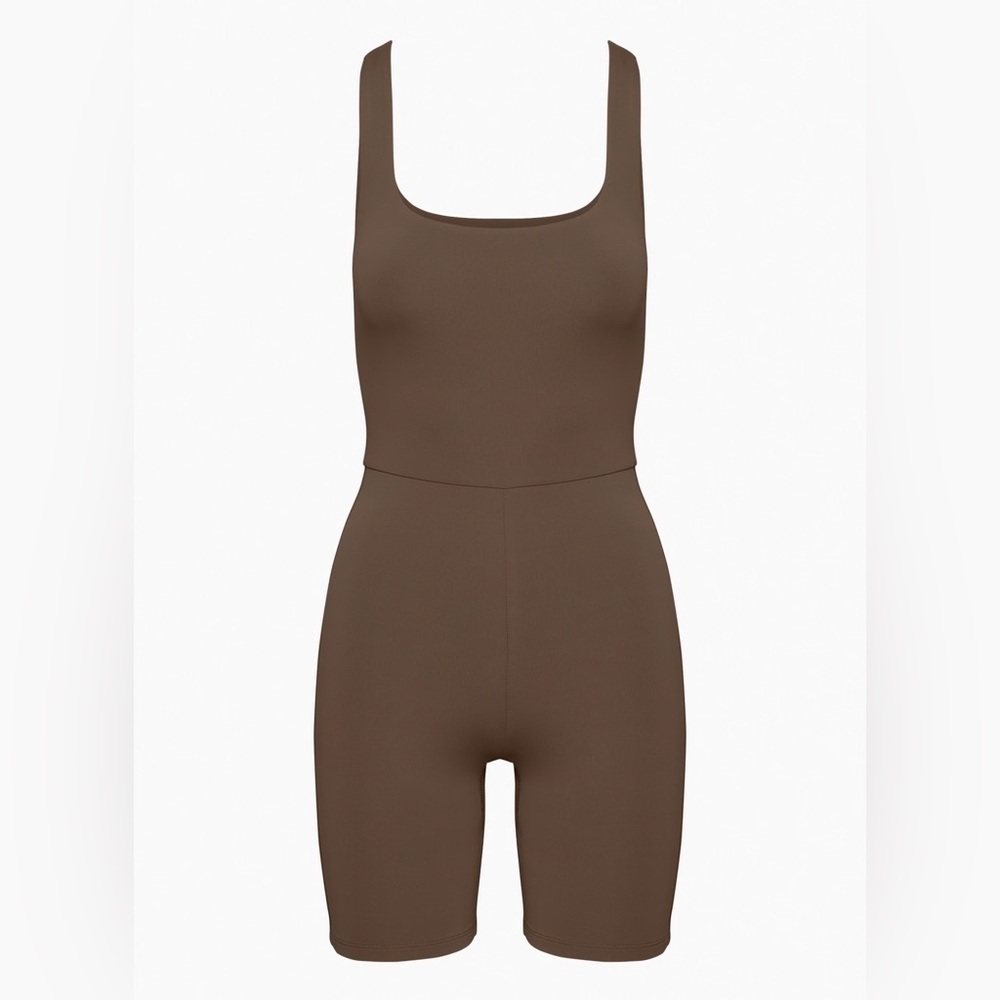 Aritzia Babaton Contour Square Neck Romper